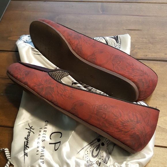 Like New Charles Philip Skull Flat 9 - Picture 2 of 6